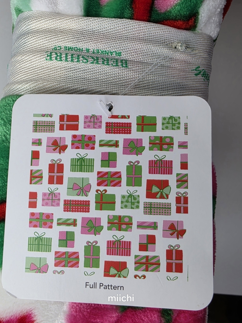 Berkshire Gabrielle Neil Twin Blanket Gifts - Picture 6 of 9